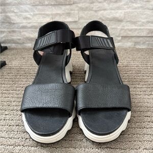 Sorel kinetic sandal